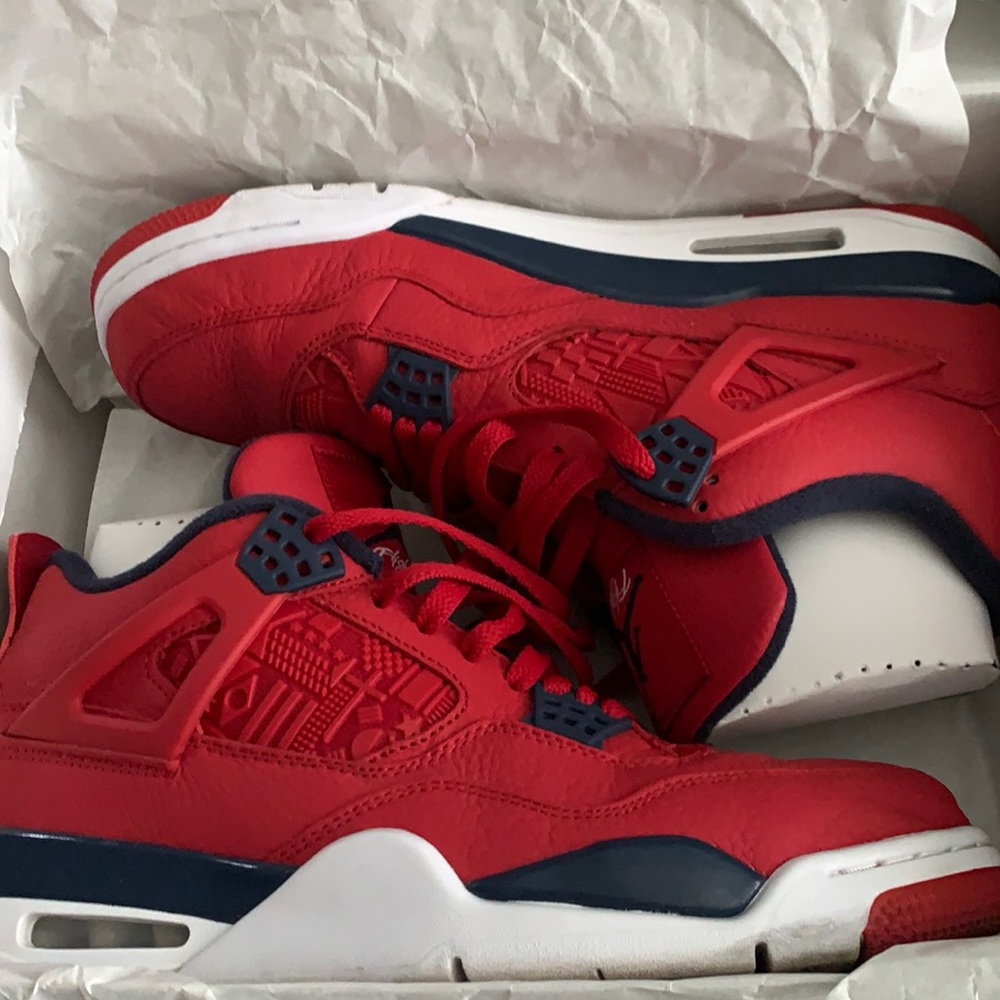 Air Jordan 4 Retro SE